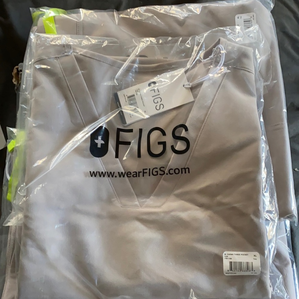 COPY - Bnwt figs scrubs limited edition slate color